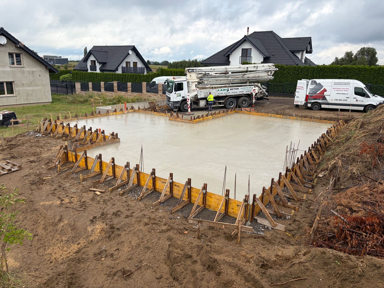 Co zamiast styroduru pod płytą fundamentową? Kompletny pakiet bez mostków